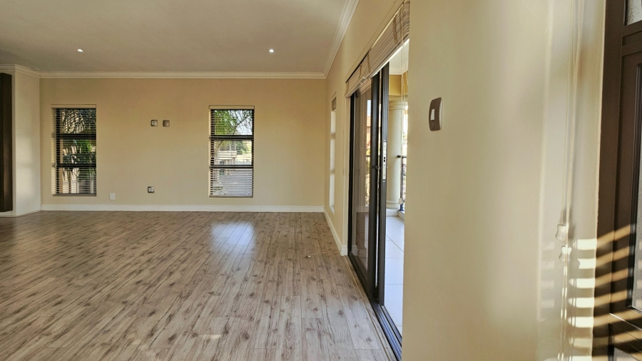 5 Bedroom Property for Sale in Kiepersol Free State